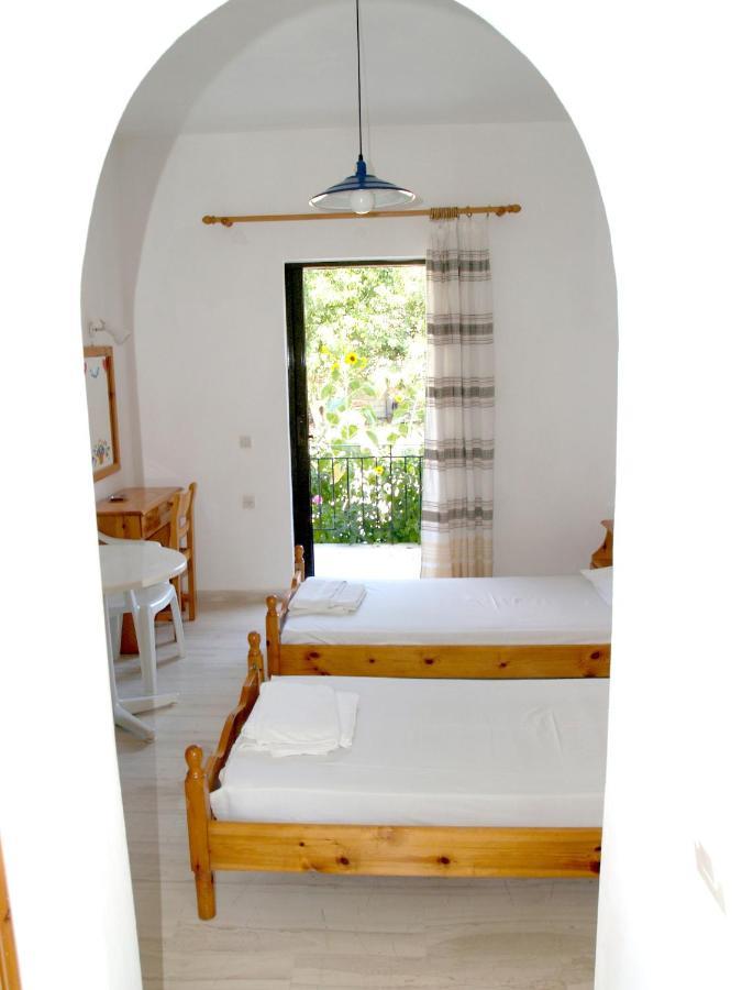 Clad Studios لاغاناس المظهر الخارجي الصورة